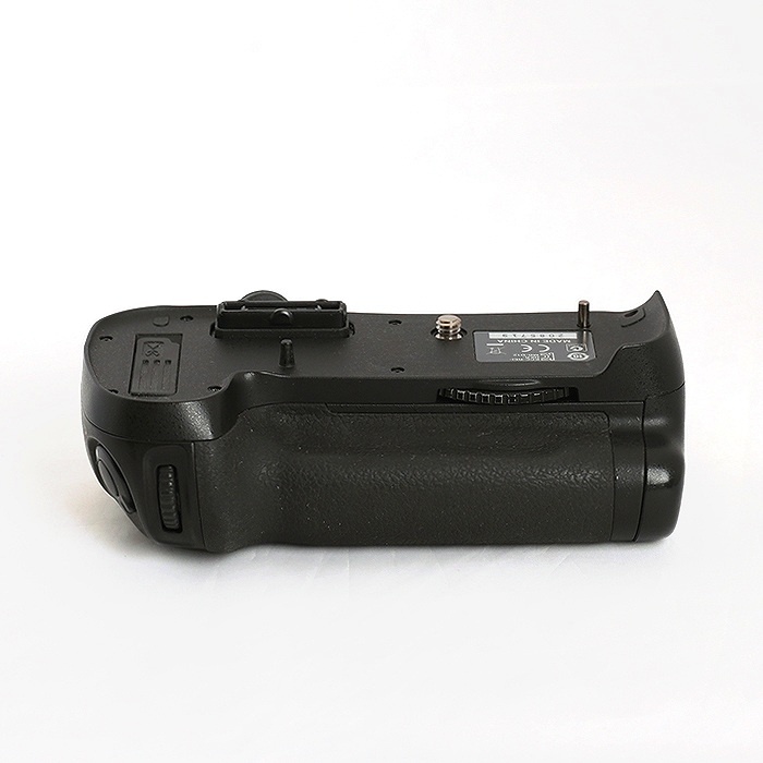 ニコン MB-D12