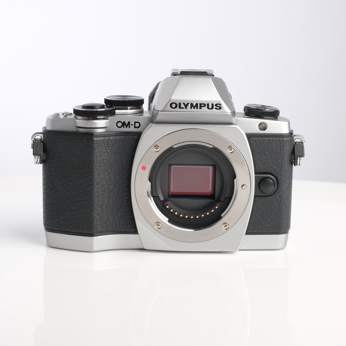 オリンパス OM-D E-M10 ボディ シルバー