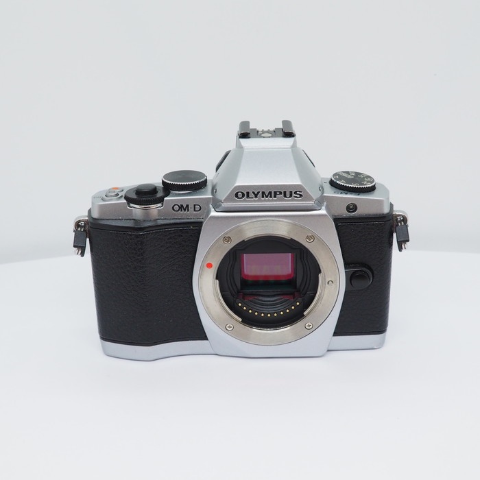 オリンパス OM-D E-M5 ボディ シルバー