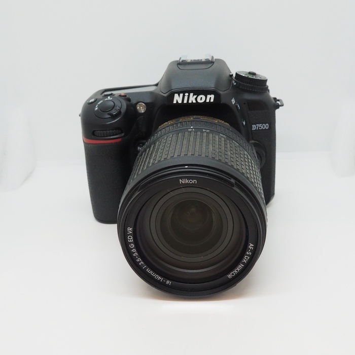 ニコン D7500 18-140VR レンズキット