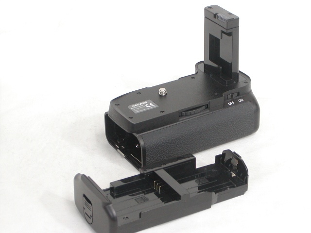 NEEWER  Battery Grip  (for D5200)