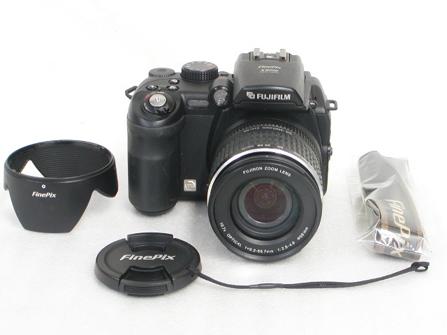 【ジャンク】 FinePix  S9000