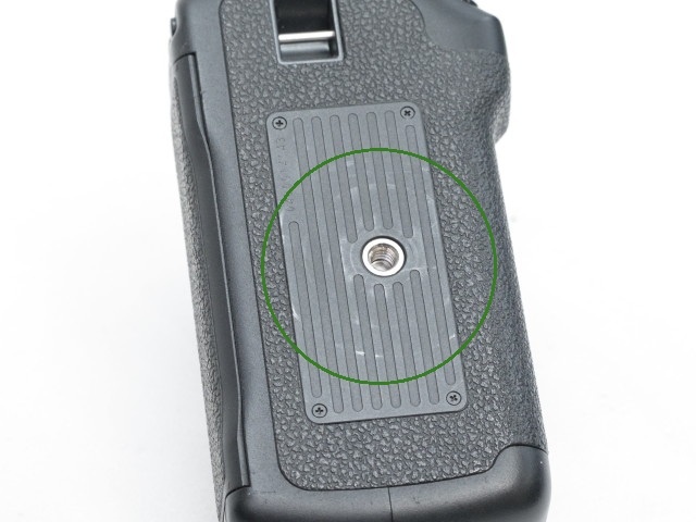 BATTERY GRIP  BG-E7  (for EOS 7D)