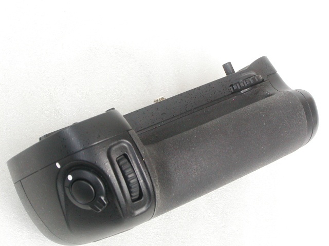 Multi Power Battery Pack  MB-D15  (for D7200・D7100)