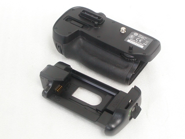 Multi Power Battery Pack  MB-D15  (for D7200・D7100)