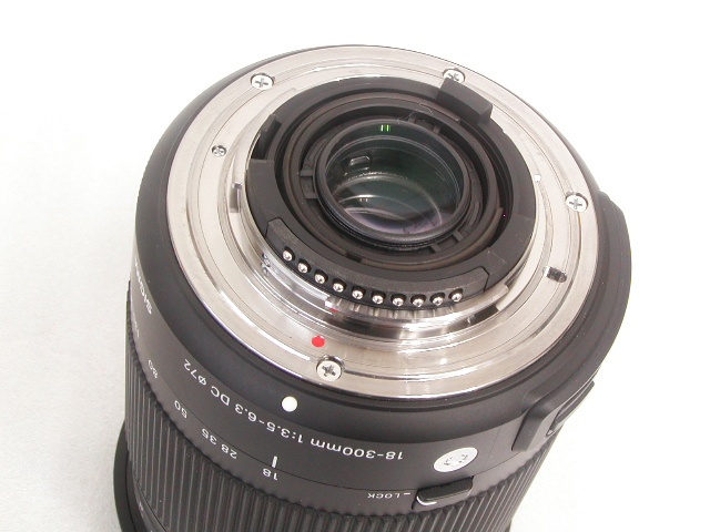 Contemporary 18-300mm F3.5-6.3 DC MACRO OS HSM (for Nkon AF)