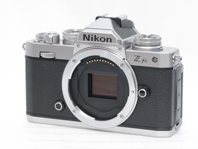 【美品】 Z fc (Silver) Body w/ 別売SmallRig エクステンショングリップ