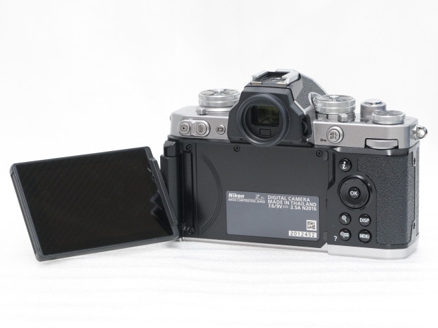 【美品】 Z fc (Silver) Body w/ 別売SmallRig エクステンショングリップ