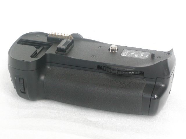 MULTI POWER BATTERY PACK  MB-D10   (for D300 ・D300s ・D700)