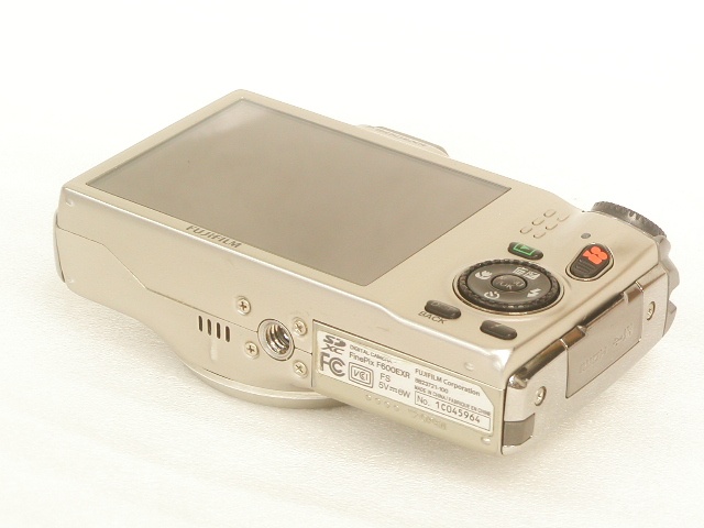 7月 FinePix  F600 EXR  (Gold)