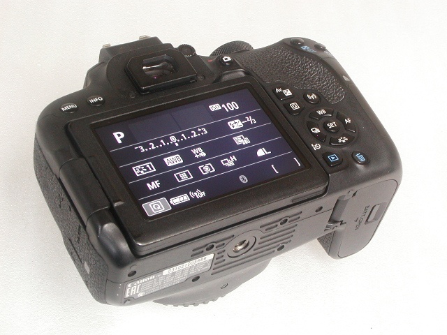 EOS Kiss X9i Body