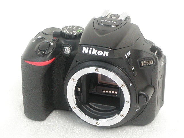 D5600  Body