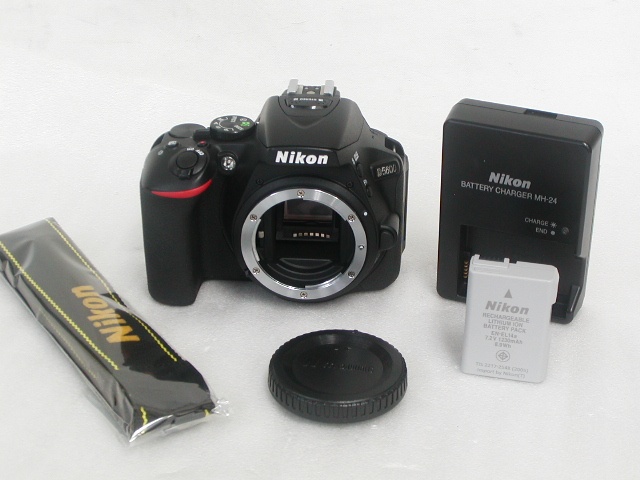 D5600  Body