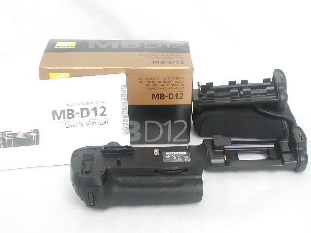 Multi Power Battery Pack MB-D12  (for D810・D800)