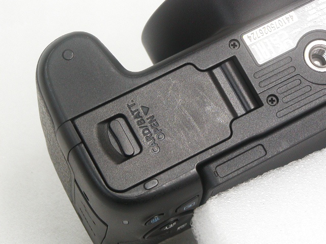 EOS Kiss X10  Body