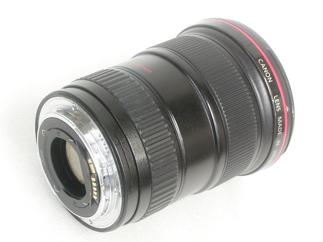 EF 16-35mm 1:2.8 L USM w/ EW-83E 