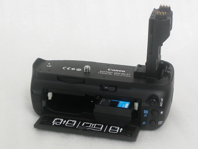 EOS 7D  Body  w/BG-E7