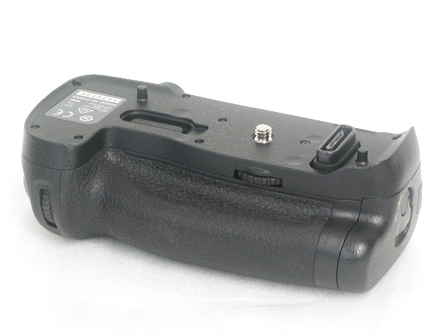 【美品】 MULTI POWER BATTERY PACK  MB-D18  (for D850)
