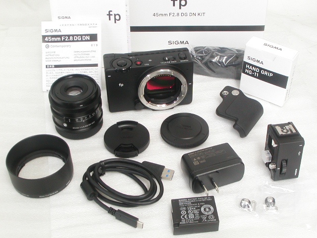 【美品】 Sigma fp 45mm F2.8 DG DN Contemporary Kit W / HG-11 (ハンドグリップ)