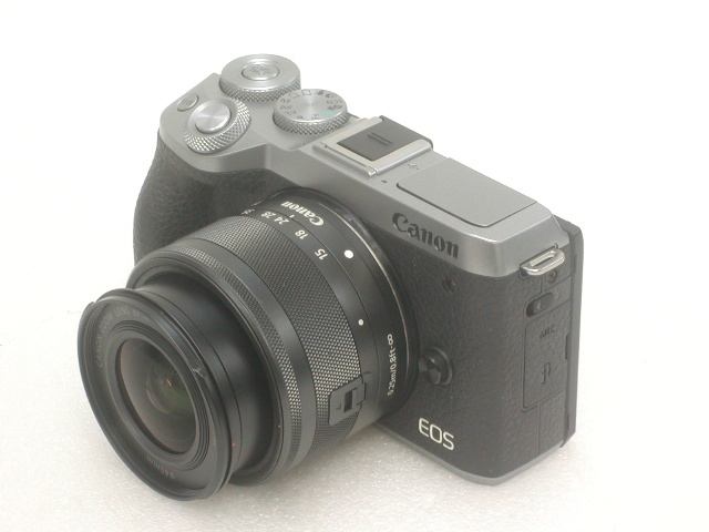 【美品】 EOS M6 Mark II (Silver) EF-M 15-45mm 1:3.5-6.3 IS STM