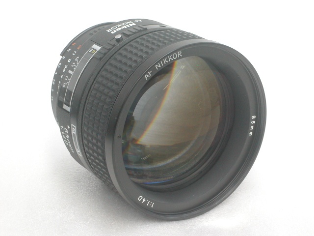 AF NIKKOR 85mm 1:1.4D w/ Hood