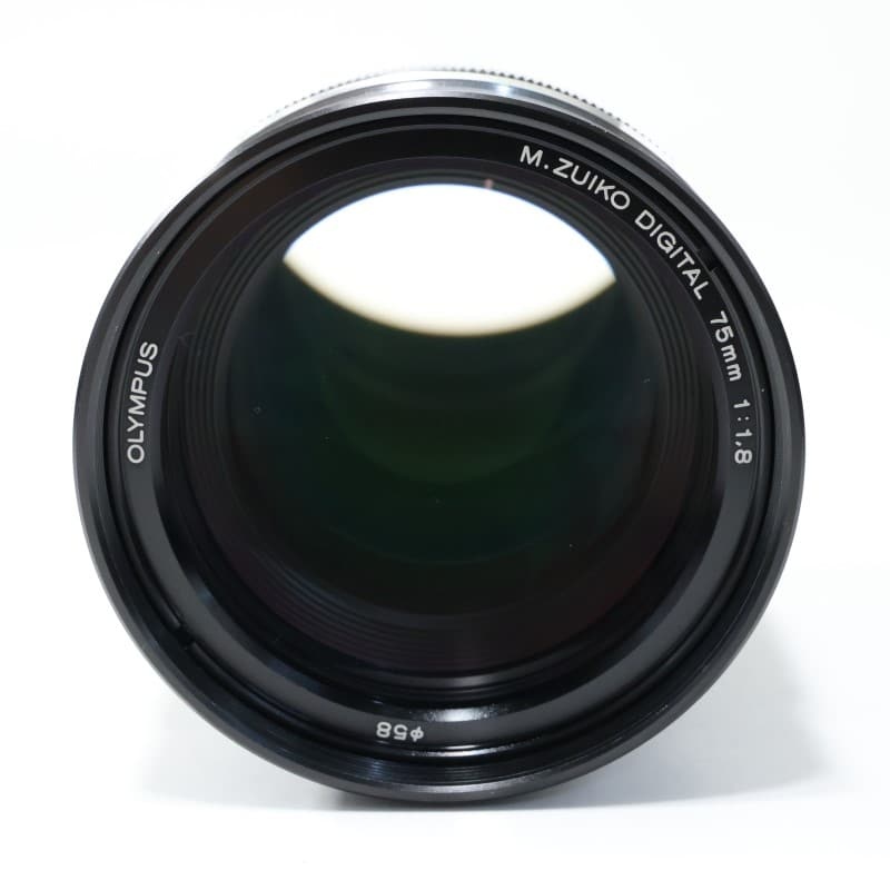 M.ZUIKO DIGITAL ED 75mm F1.8 ブラック