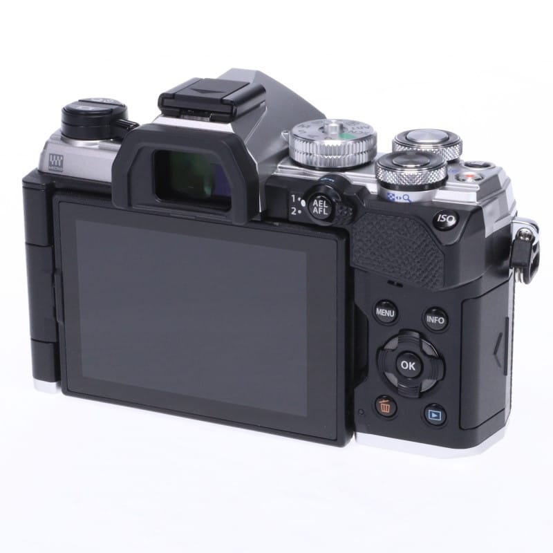 OM SYSTEM OM-5 ボディー シルバー