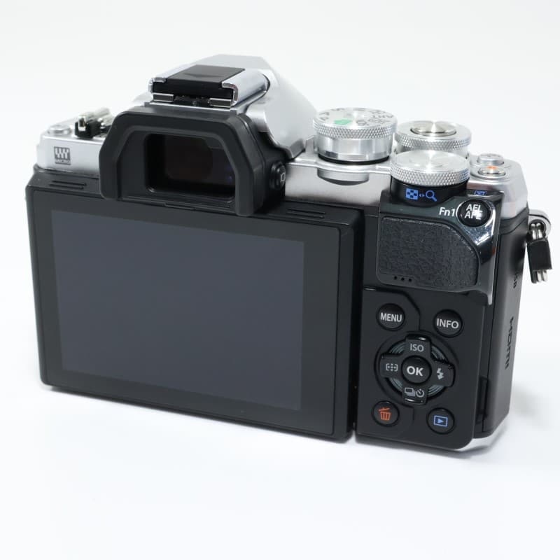 OM-D E-M10 Mark III ボディー シルバー