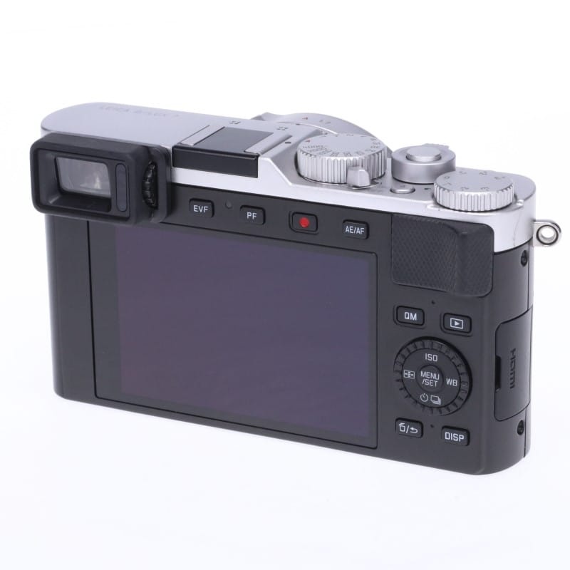 D-LUX7