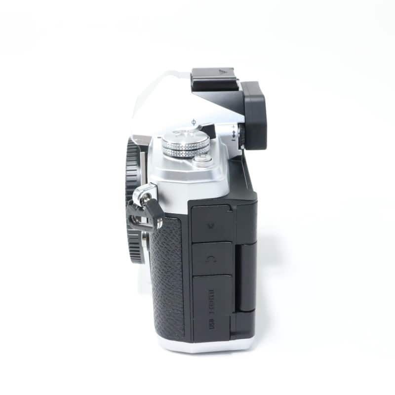 OM SYSTEM OM-3 ボディー シルバー