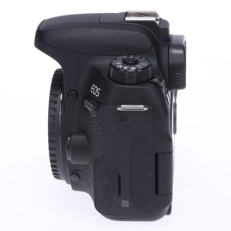EOS 9000D ボディー
