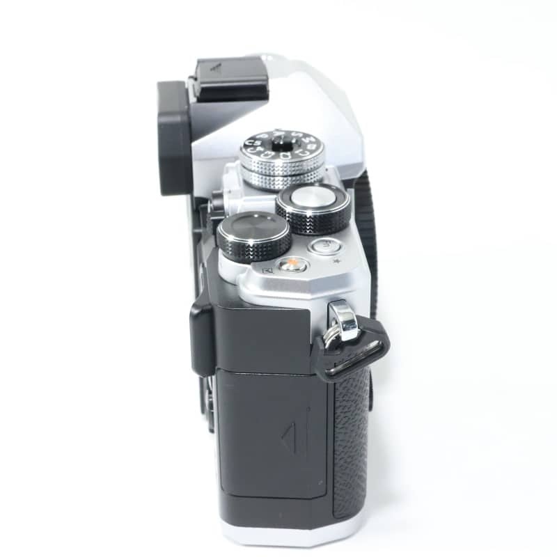 OM SYSTEM OM-3 ボディー シルバー