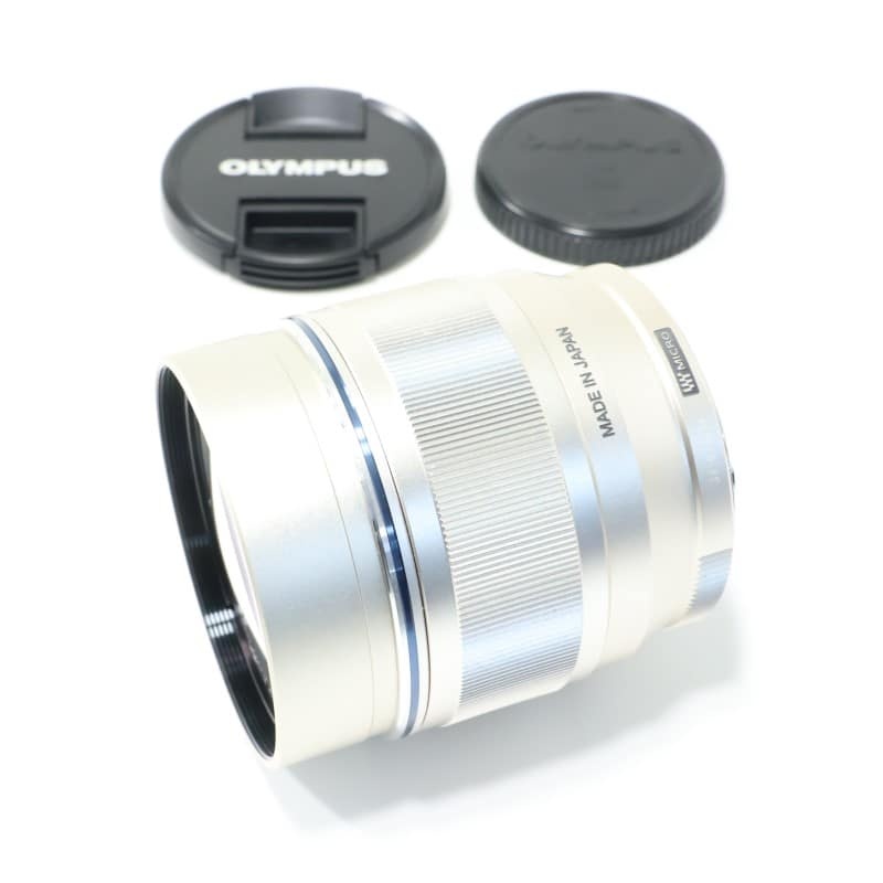 M.ZUIKO DIGITAL ED 75mm F1.8 シルバー