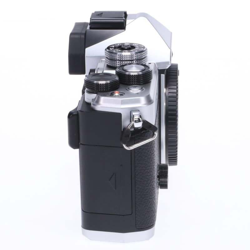 OM SYSTEM OM-3 ボディー シルバー