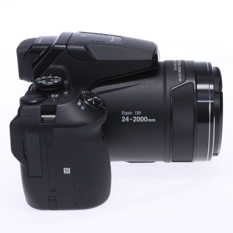 COOLPIX P900