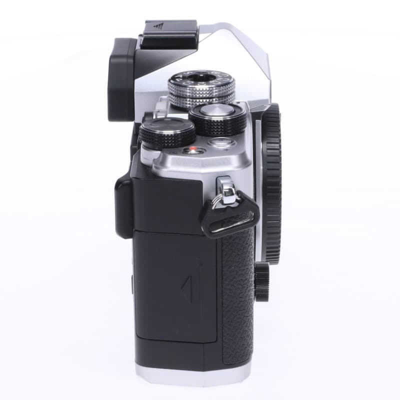 OM SYSTEM OM-3 ボディー シルバー