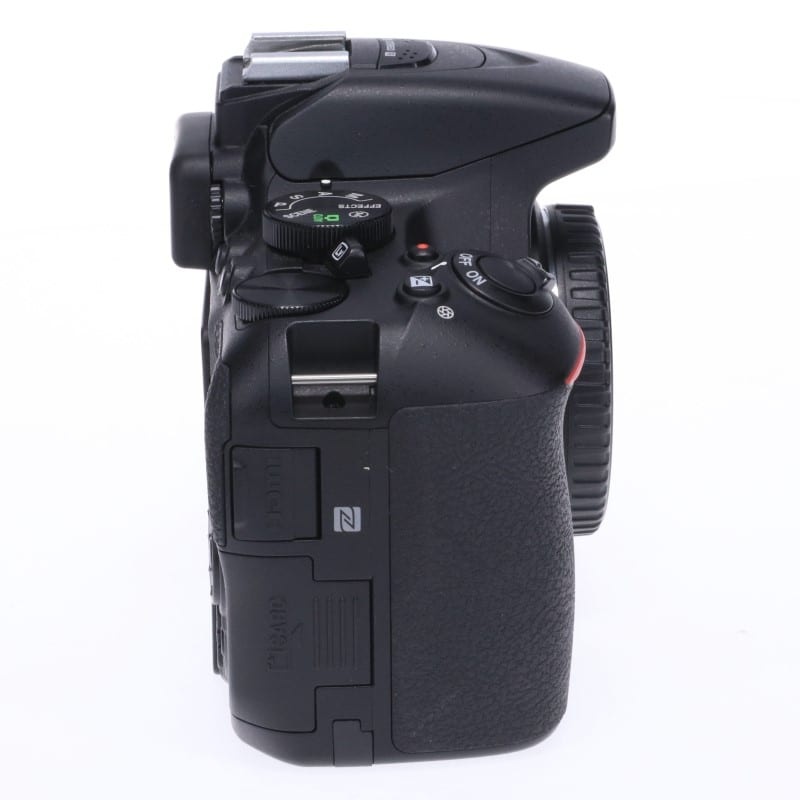 D5600 ボディ