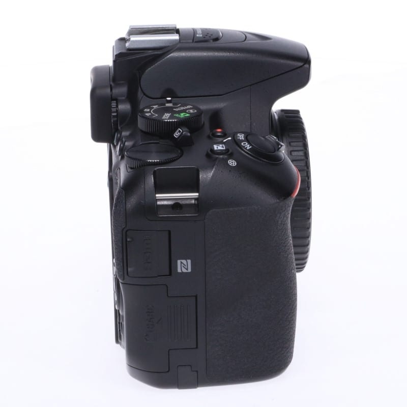 D5600 ボディ