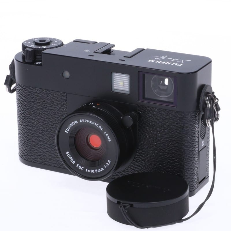 X half (FUJIFILM X-HF1) ブラック