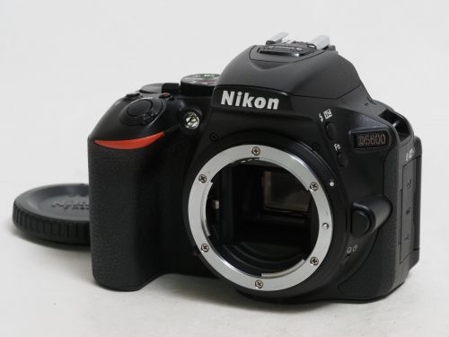 D5600 ボディ 【中古】(B:684)