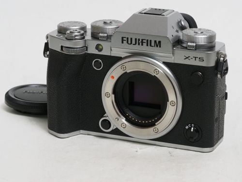 X-T5 シルバー ボディ 【中古】(B:883)