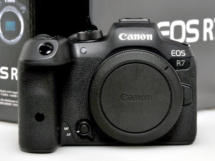 EOS R7ボディー