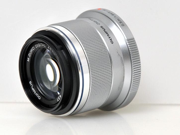 M.ZUIKO DIGITAL 45mm F1.8 シルバー