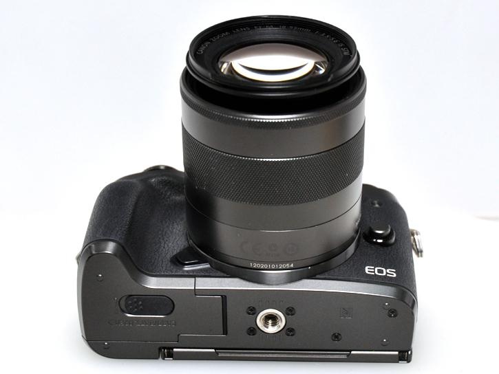 EOS M5ボディ EF-M18-55 f 3.5-5.6IS STMレンズ付