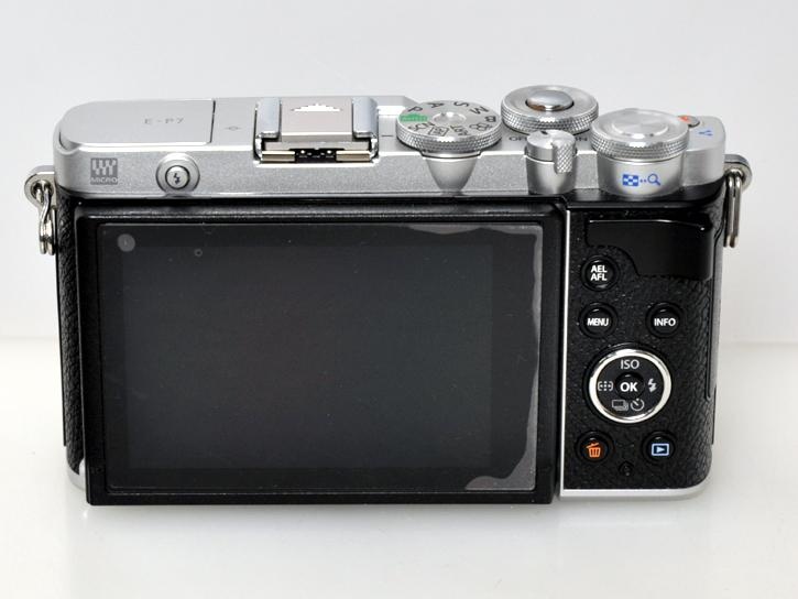 OLYMPUS PEN E-P7 ボディ [シルバー]