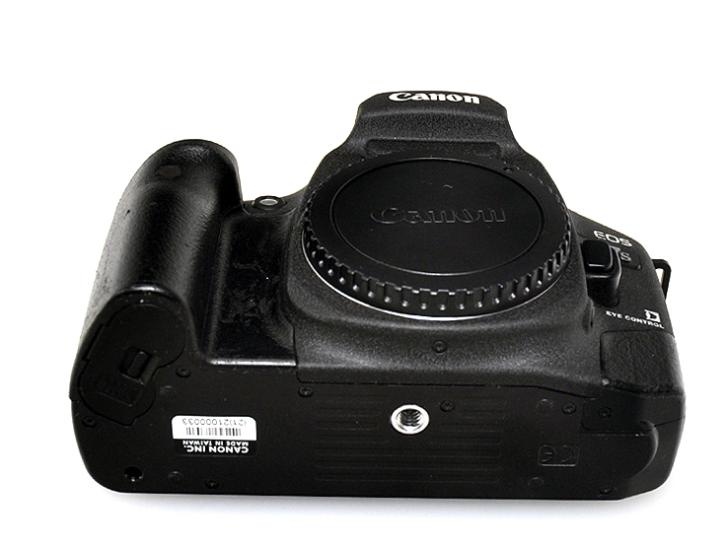 EOS 7S