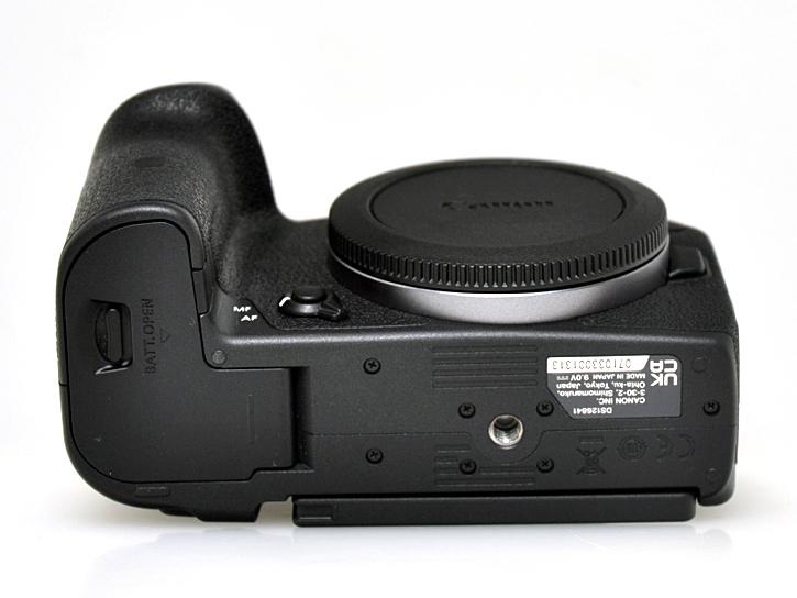 EOS R7ボディー