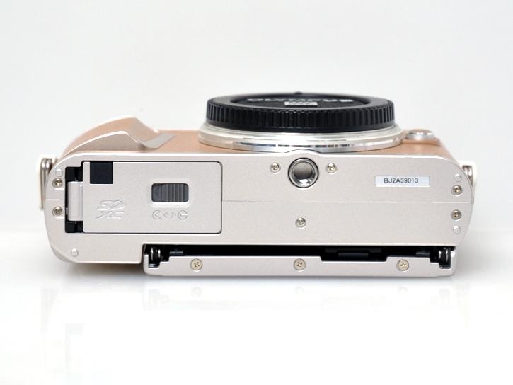 OLYMPUS PEN E-PL9  ブラウン