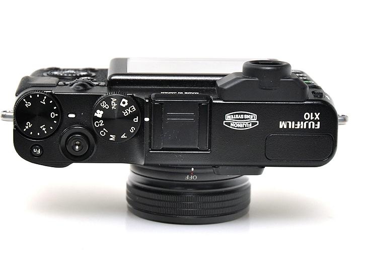 FUJIFILM  X10