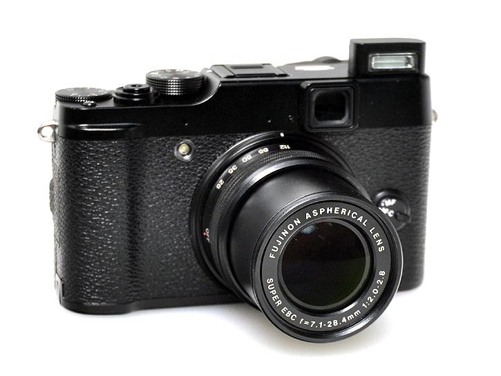 FUJIFILM  X10